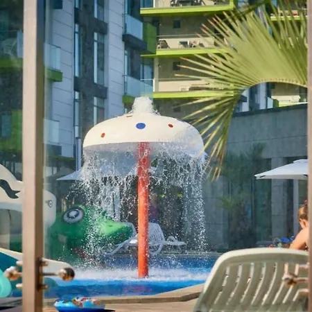 Promenada Premium Pool & Prima Linie Apartment Navodari