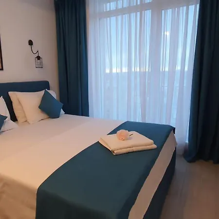 Promenada Premium Pool & Prima Linie Navodari
