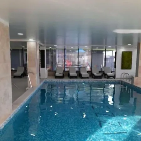 Promenada Premium Pool & Prima Linie